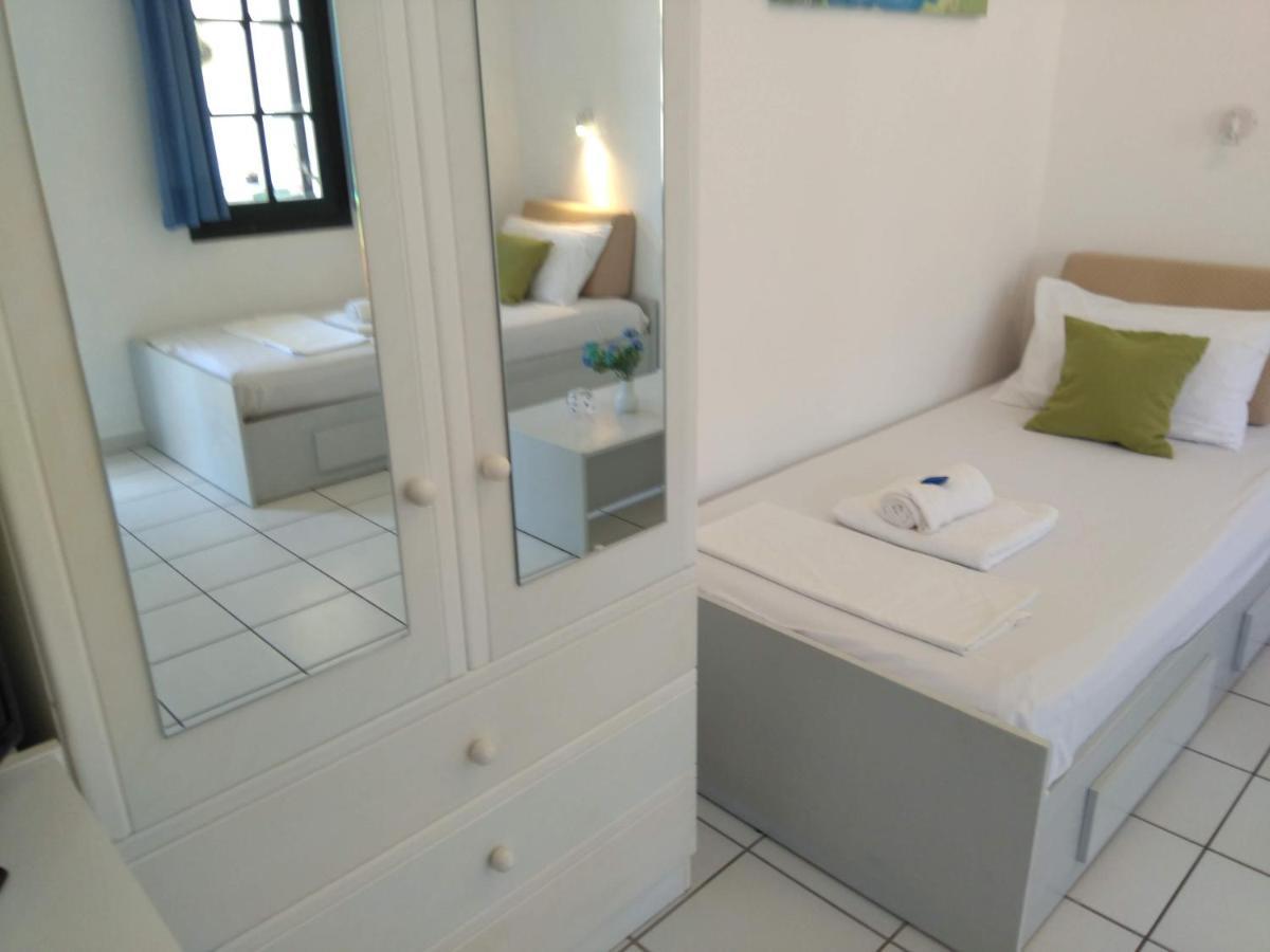 Julies Apartments Kokkini Hani エクステリア 写真